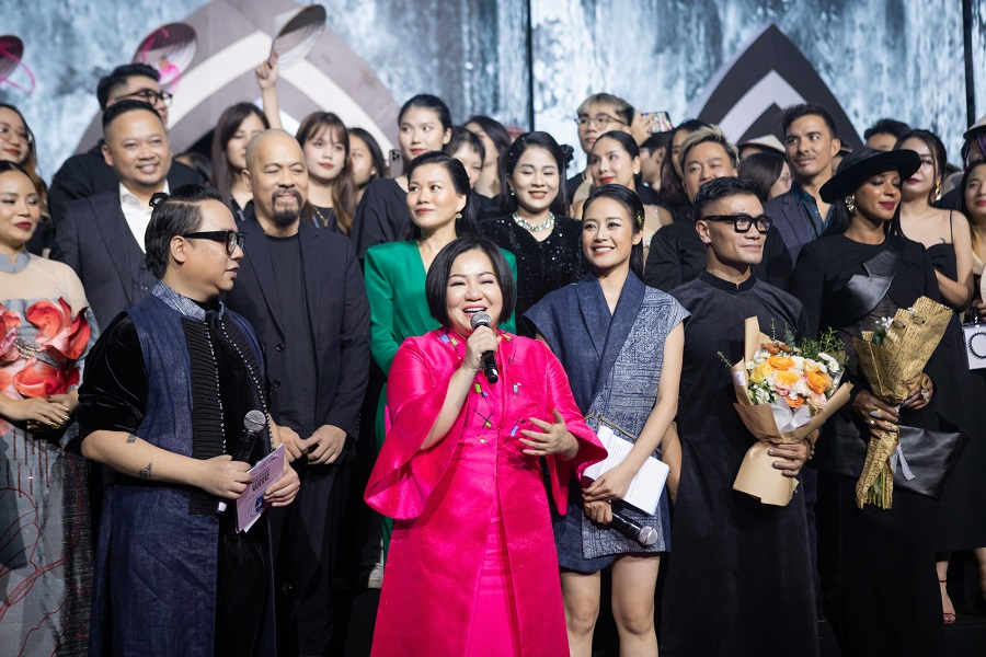 1. Bà Trang Lê - Người bị Sáng lập kiêm Chủ tịch Aquafina Vietnam International Fashion Week tuyên bố bế mạc