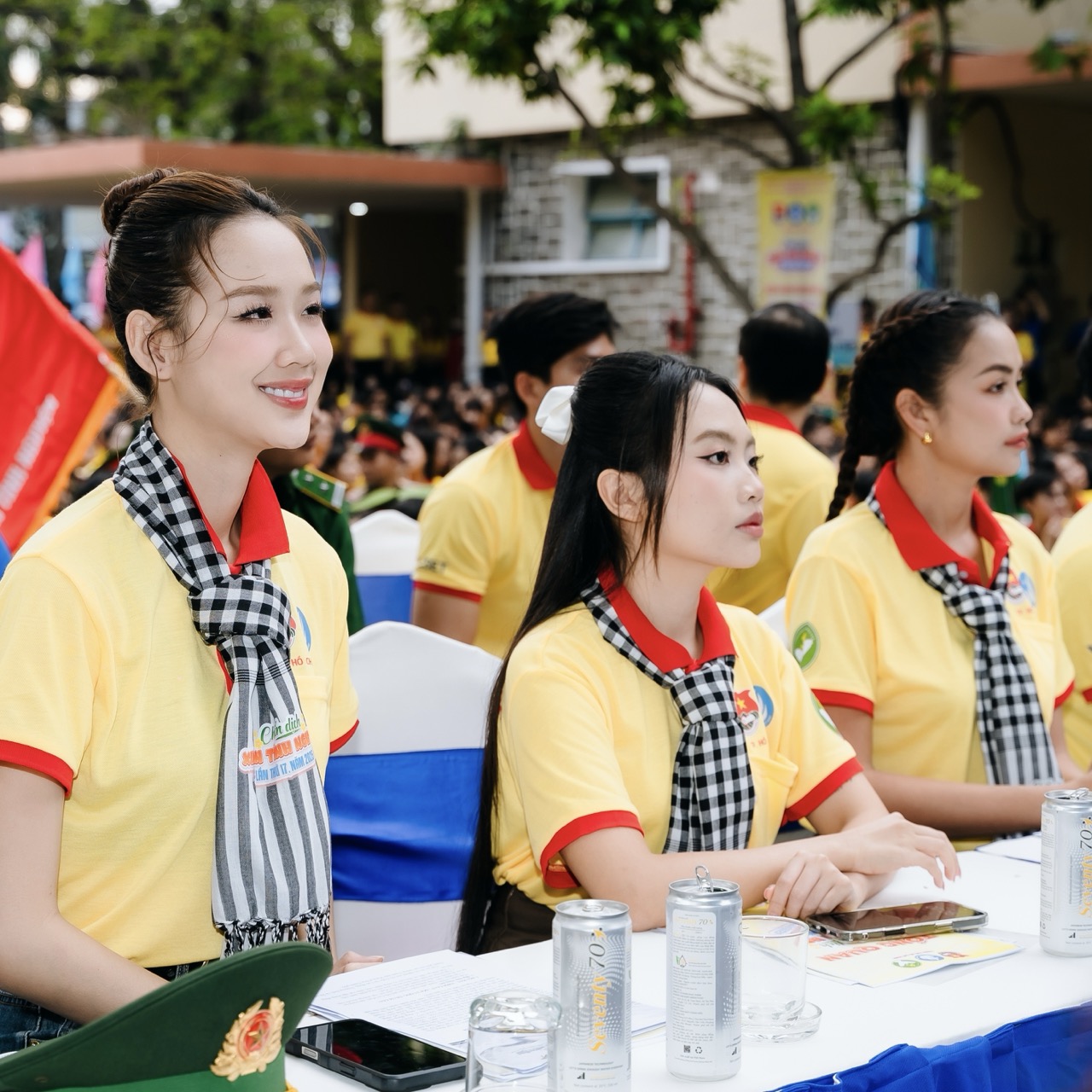 Hoa hậu Bảo Ngọc, Ca sĩ Phương Mỹ Chi, Hoa hậu Ngọc Châu lớn